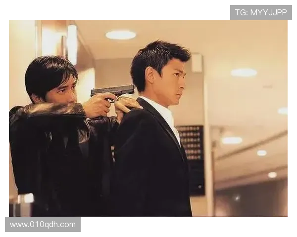 《防不胜防》:当生活变成一场“无间道”,我们如何自处? 《防不胜防》:当生活变成一场“无间道”,我们如何自处?